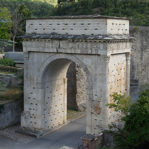 Arco-Augusto-Susa-Alto